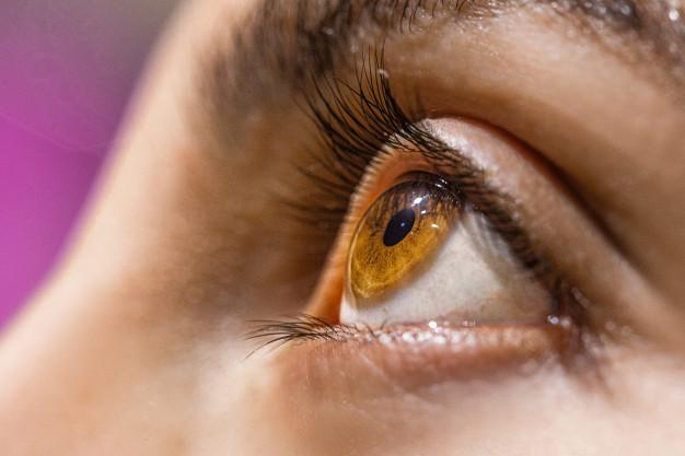 Czy pęknięte naczynko w oku jest niebezpieczne?