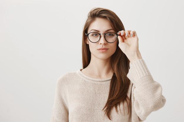 Okulary zerówki – ochrona czy jedynie moda?